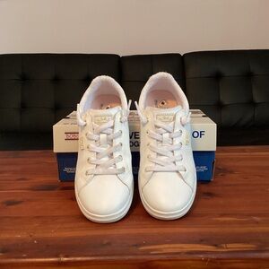 Skechers White Women’s Slip On Casual Sneakers